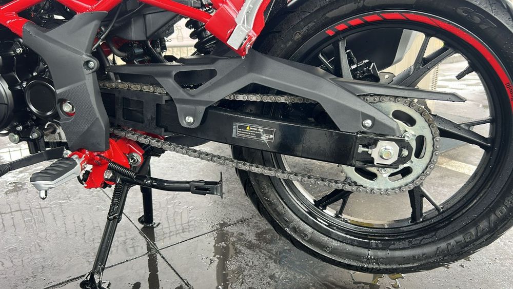 Benelli Bn 125. 4800klm