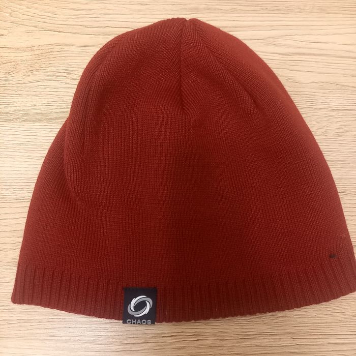 Bordowa czapka pod kask na narty 2moro czapka na zime