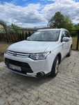 Mitsubishi Outlander Mitsubishi Outlander, biały perłowy 2015