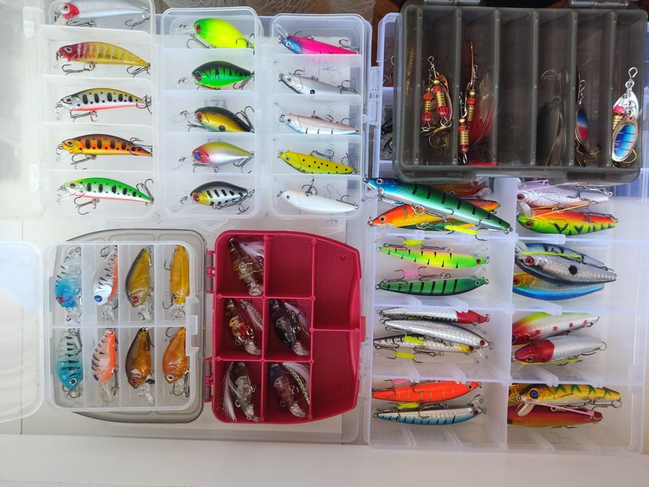 Воблери блєсни попери колібалки