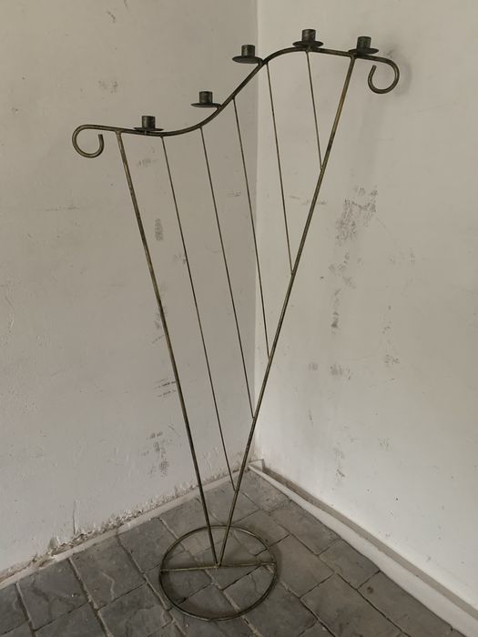 Piekny duży swiecznik, kolor stare zloto.