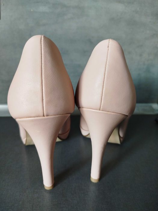 Туфлі 39 розмір. Тілесні