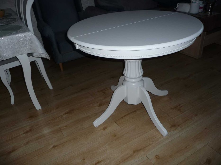 Komplet - stół okrągły William i krzesła tapicerowane