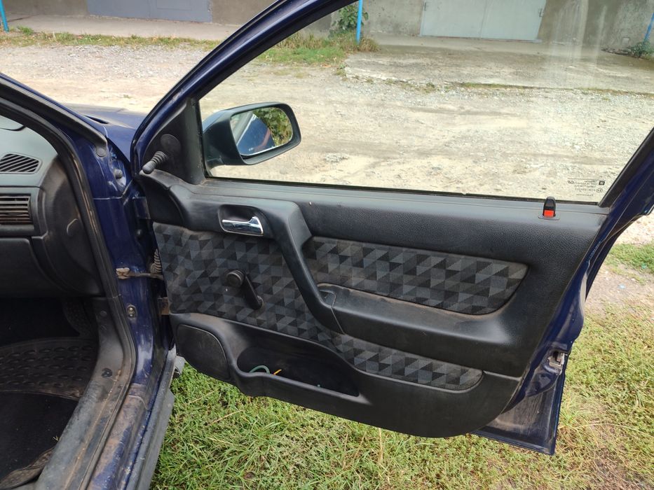 Продам Опель Астра J