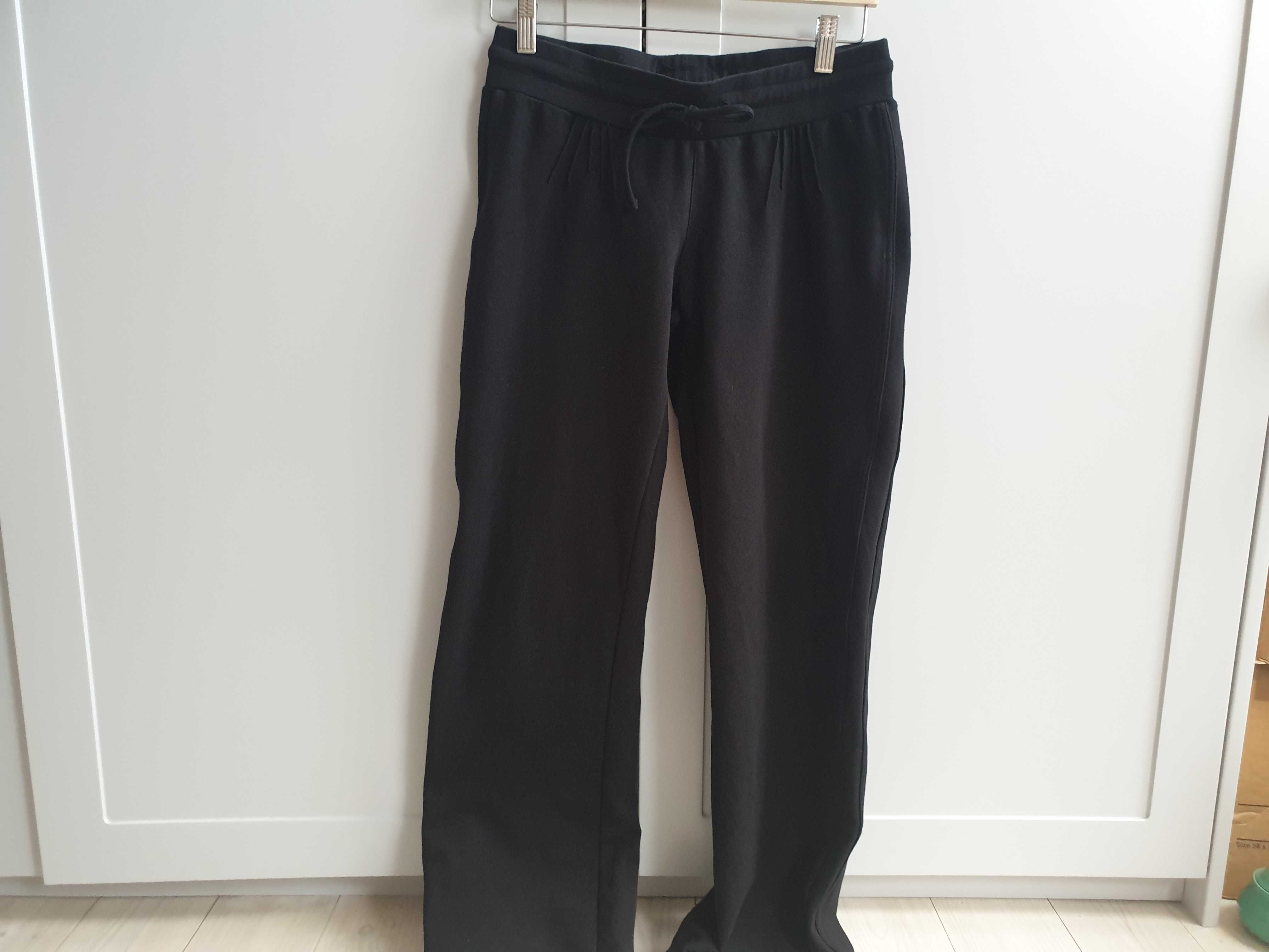 Czarne dresy Reserved spodnie dresowe S 36 38