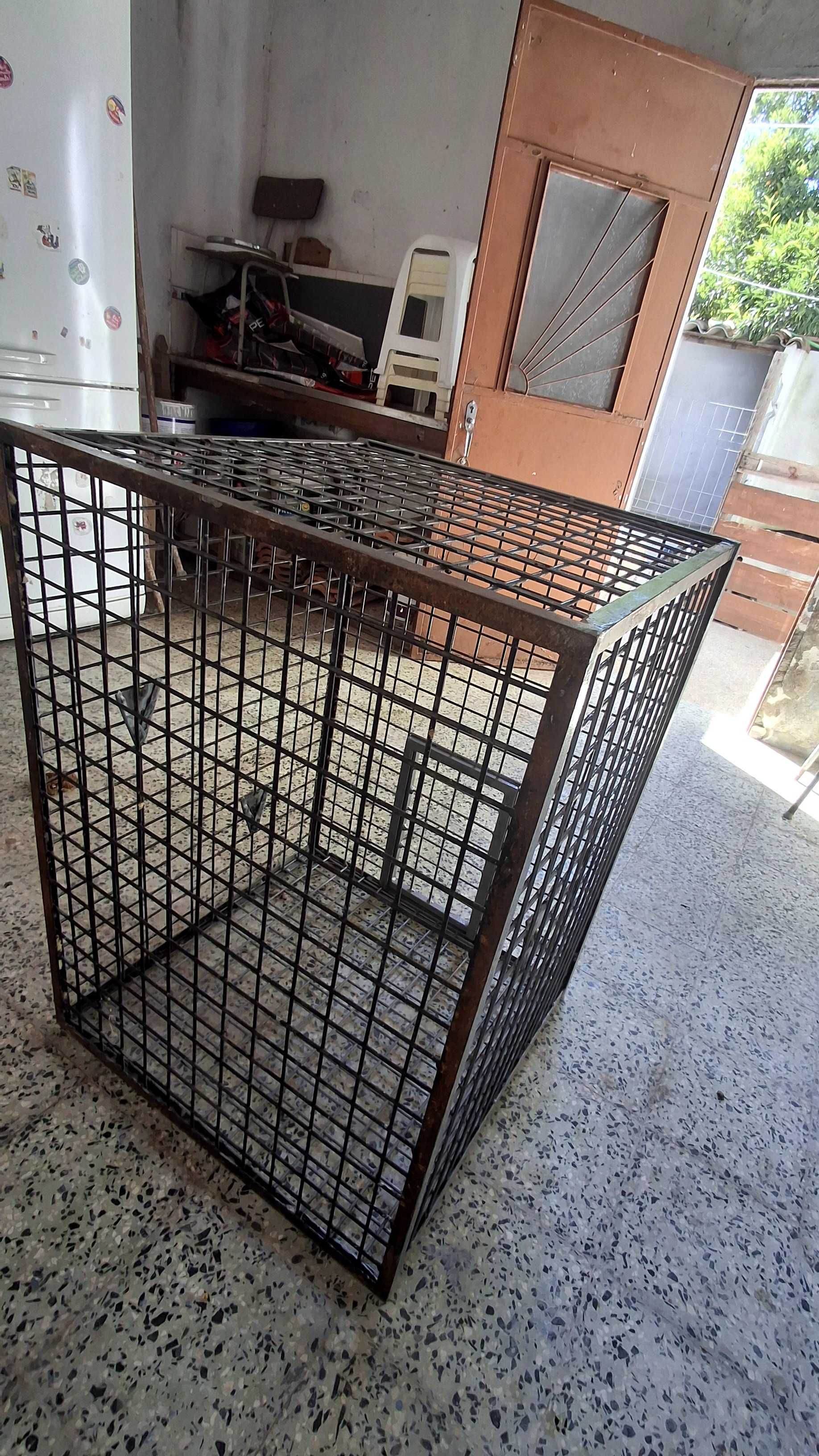 Vendo gaiola para aves de medio e grande porte