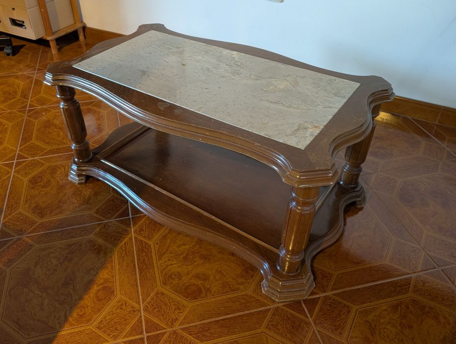 Mesa de centro com mármore