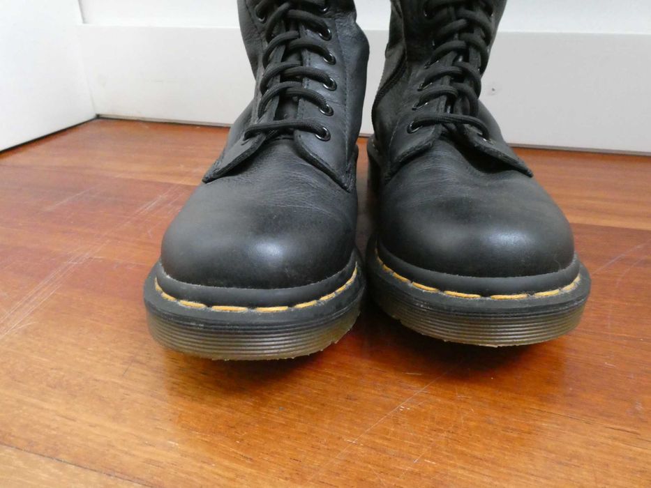 Botas Dr. Martens Altas (20 Furos) - Impecáveis! Usadas 1 Única Vez