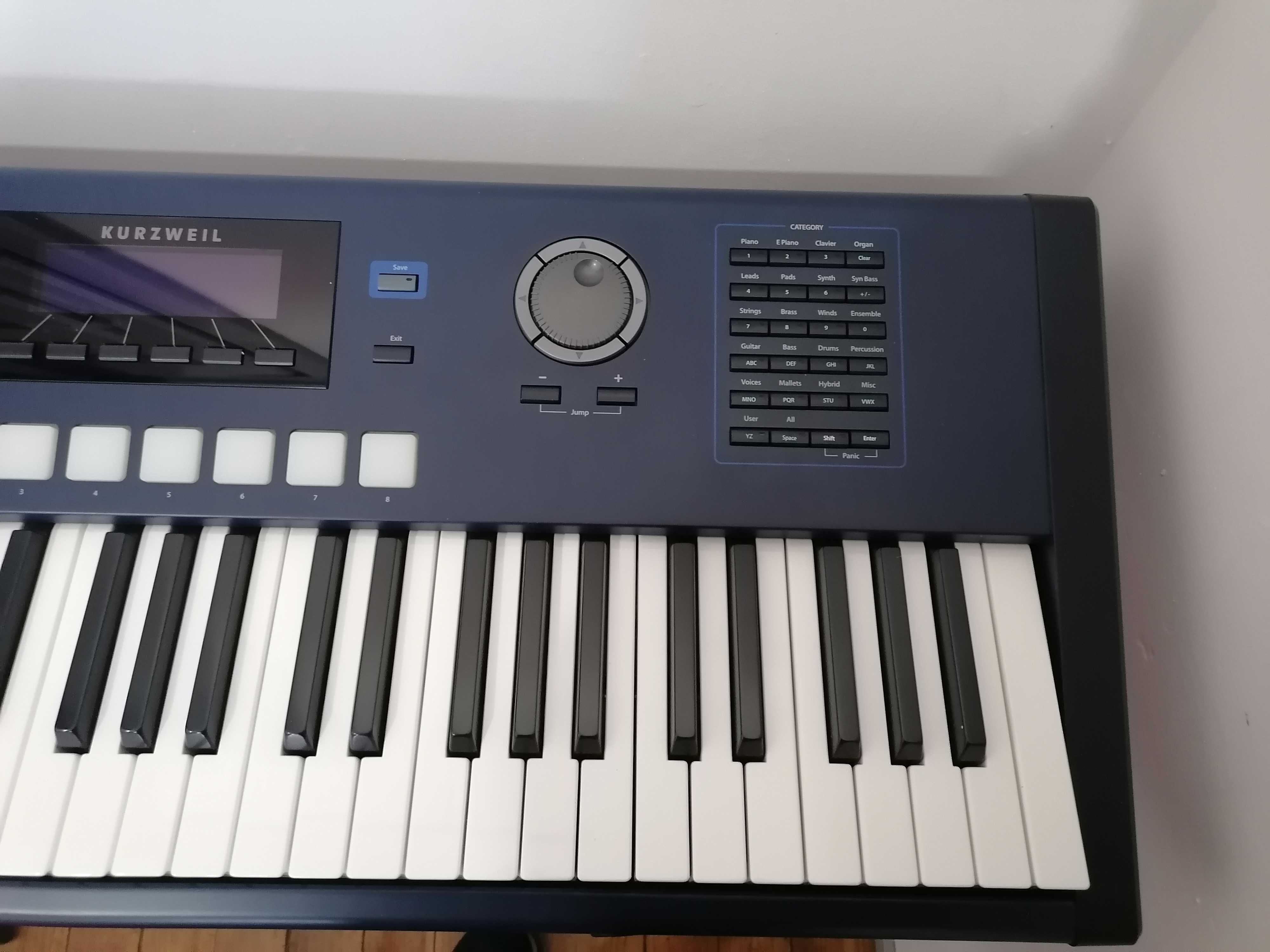 Sintetizador Kurzweil PC3LE6 como novo