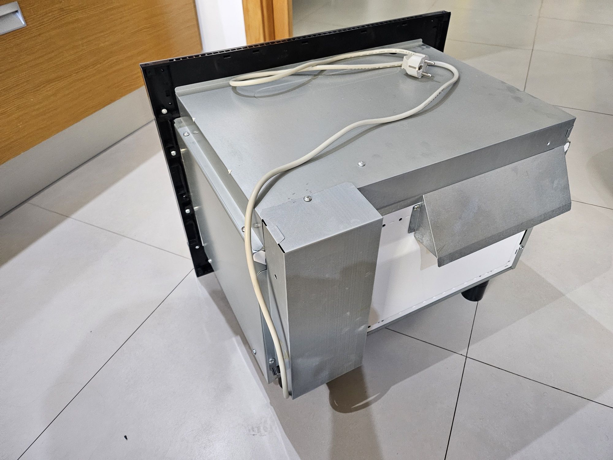 Microondas AEG Micromat MC2660E para peças ou reparação