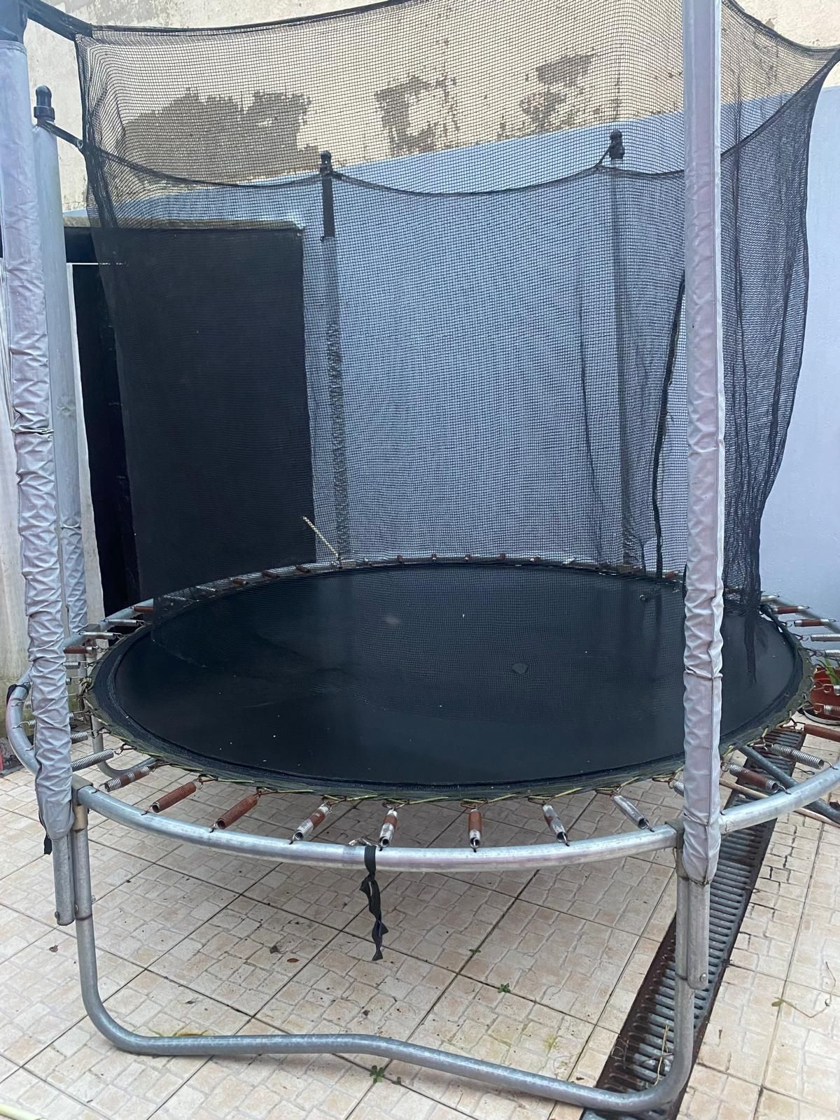 Vendo trampolim area 2.30m