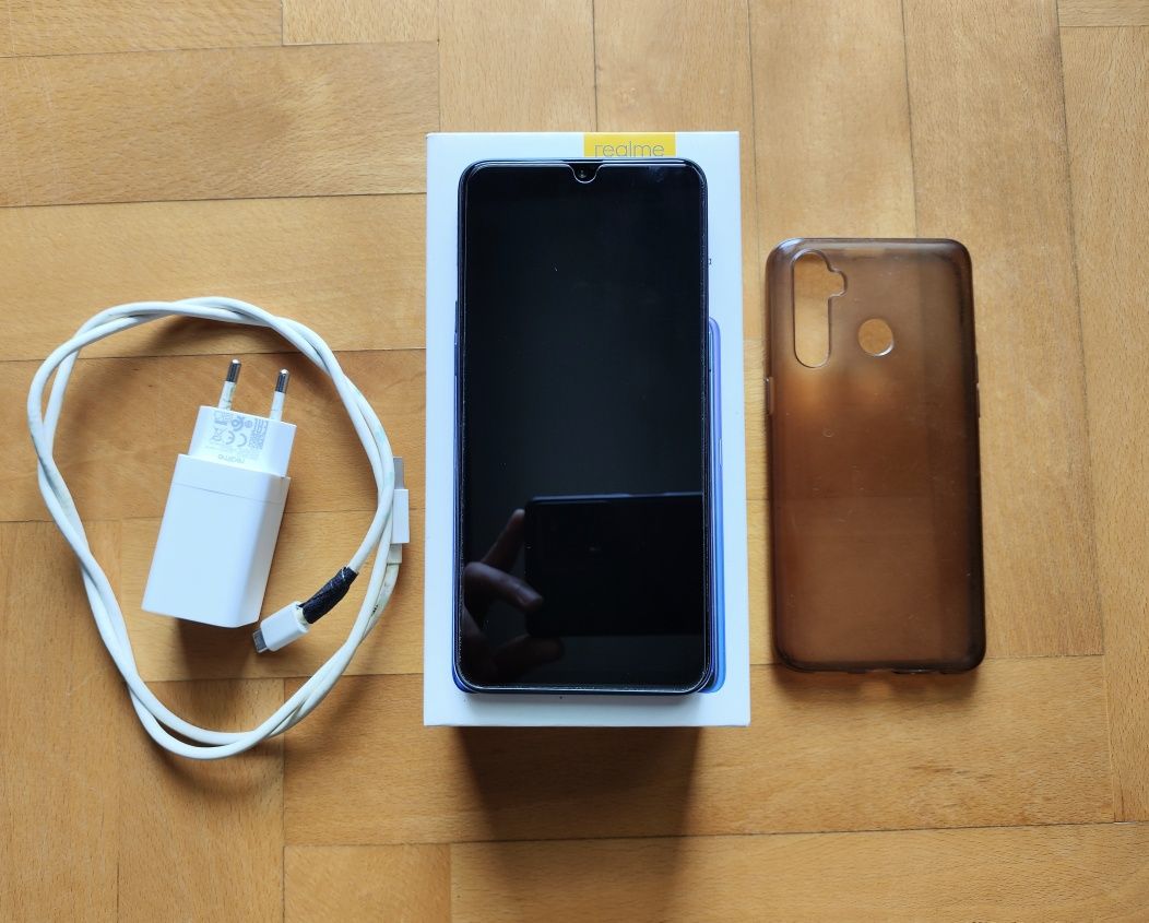SMARTFON REALME 5 PRO 8GB/128GB (dual SIM Snapdragon 712 48 mpx IPS)