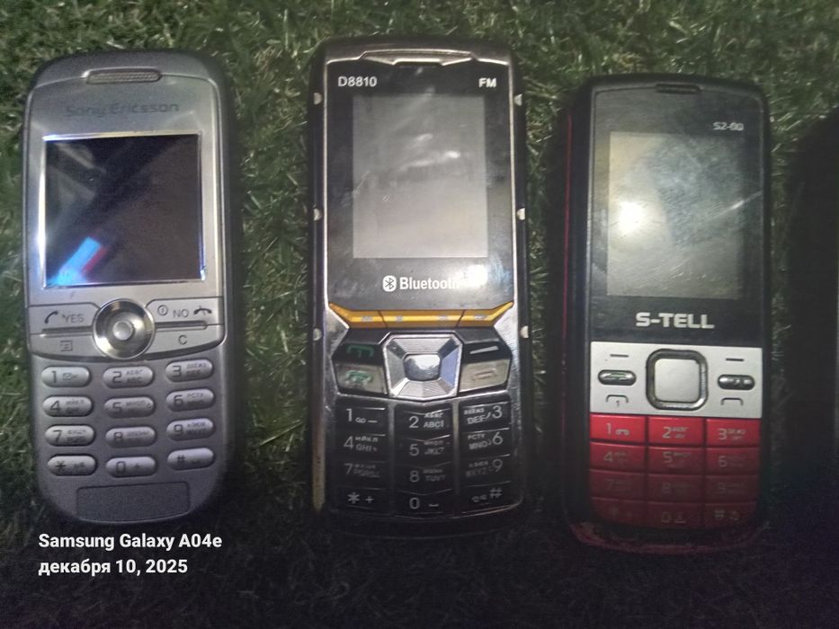 Продам кнопочный телефоны, и один смарфон