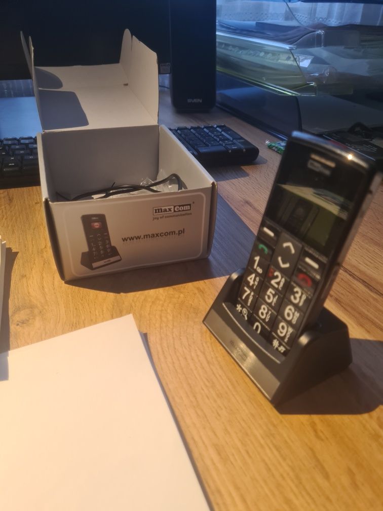 2 x telefon MaxCom MM705BB, jeden prawie sprawny