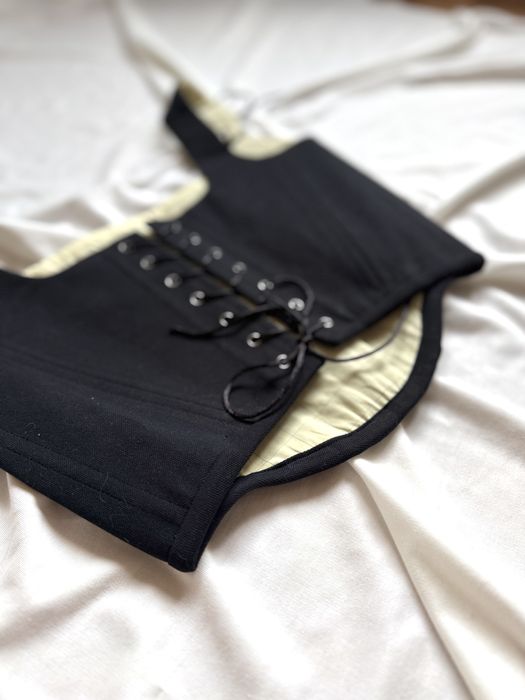 Корсет чорний з жовтим лого Kappa