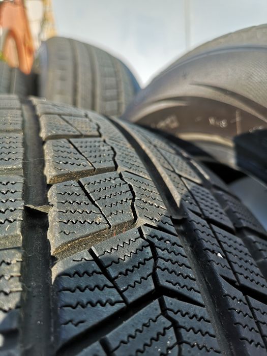 Почти новые Покрышки  Arrivo Winmaster ARW2 225/60/17