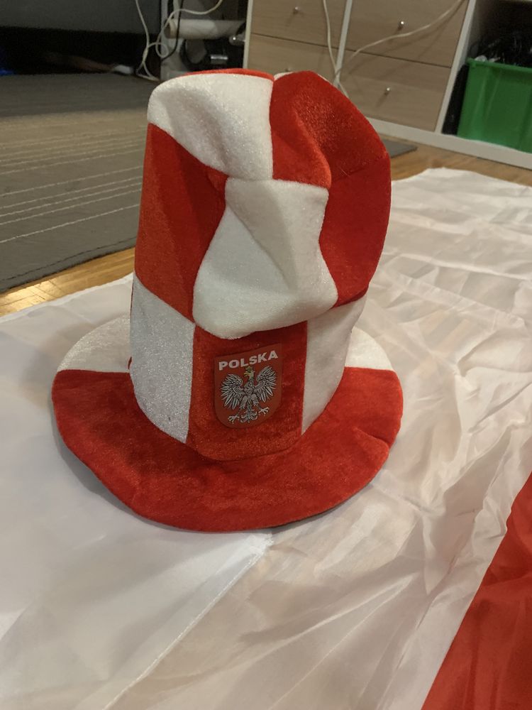 Flaga Rzeczypospolitej + GRATIS czapka