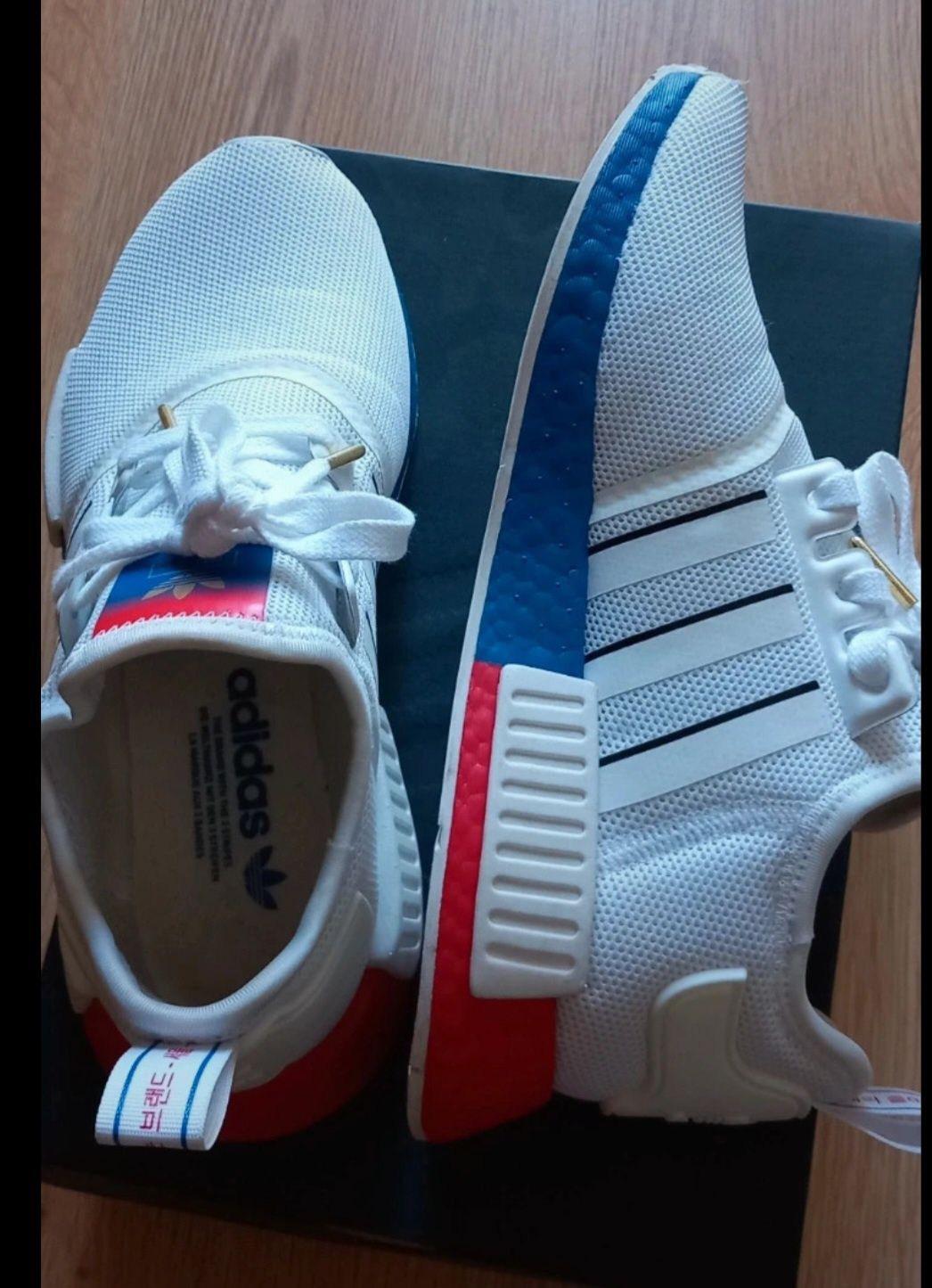 Ténis  NMD  R1..