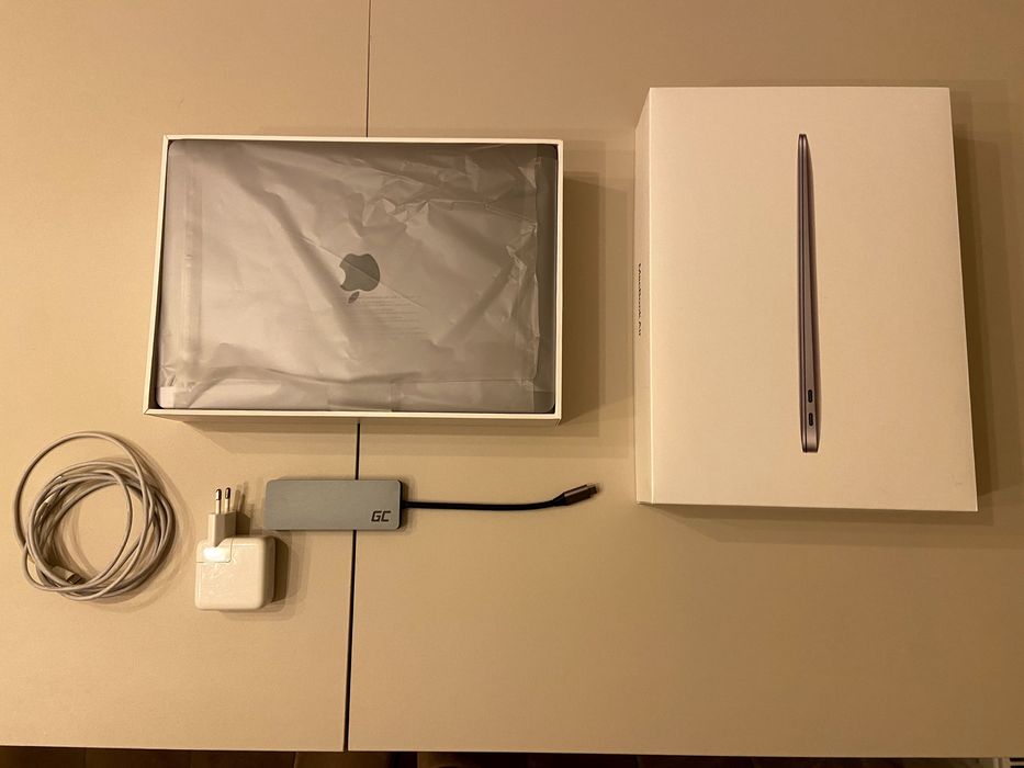 MacBook Air M1 2020 • 8GB RAM • 256GB SSD • Komplet + HUB USB-C