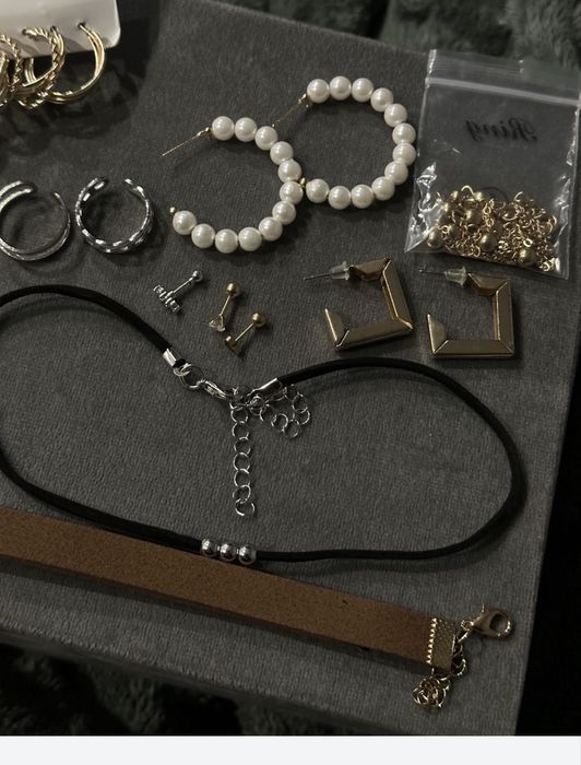 Жіночі аксесуари нові