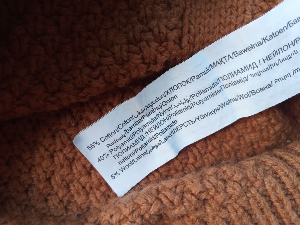 Rudy sweterek z wełną od TAO