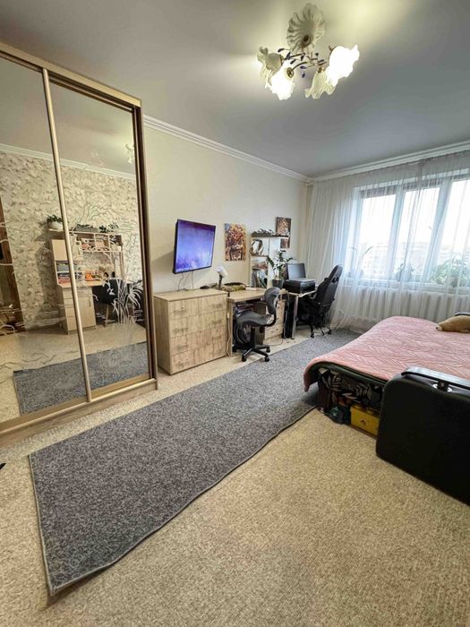 Продам хорошу 1 кімнатну  квартиру/Проспект Незалежності/Леваневського