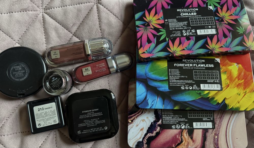 Косметика revolution, kiko, mac, benefit, victoria’s secret