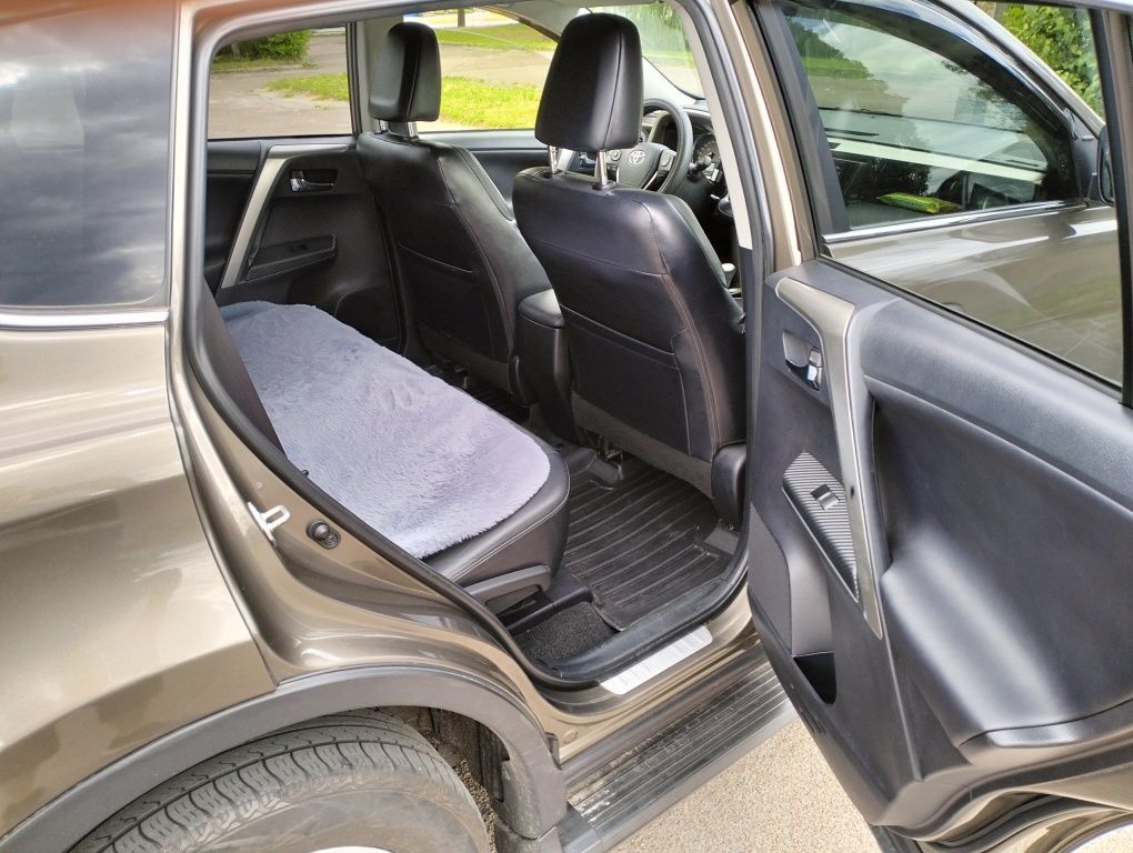 Toyota rav4 повний привід