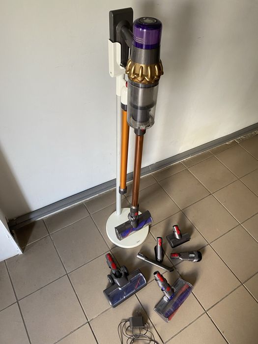 Odkurzacz Dyson v11 duży zestaw /stojak