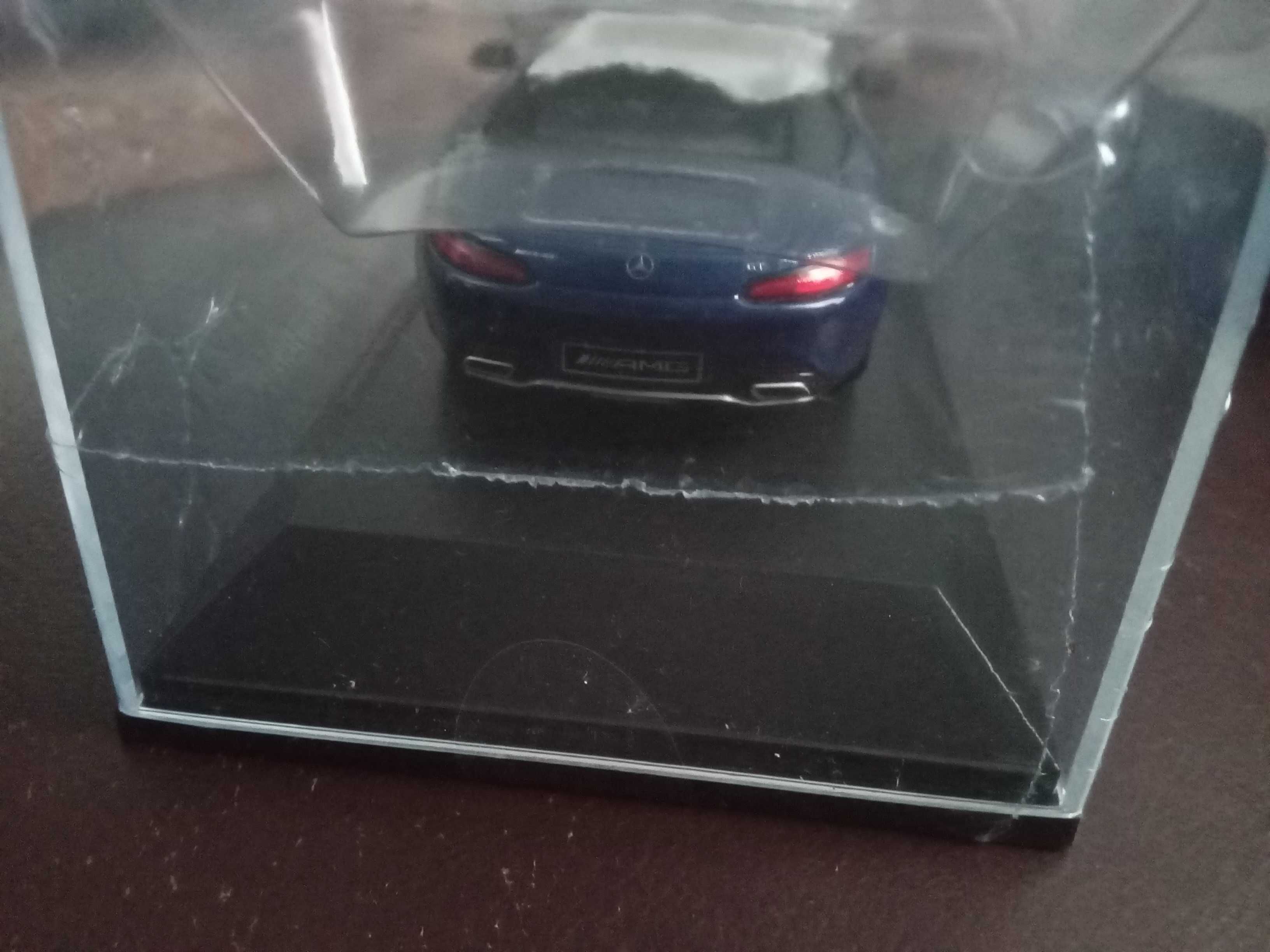 Модель авто Mercedes AMG GT Roadster 1:43