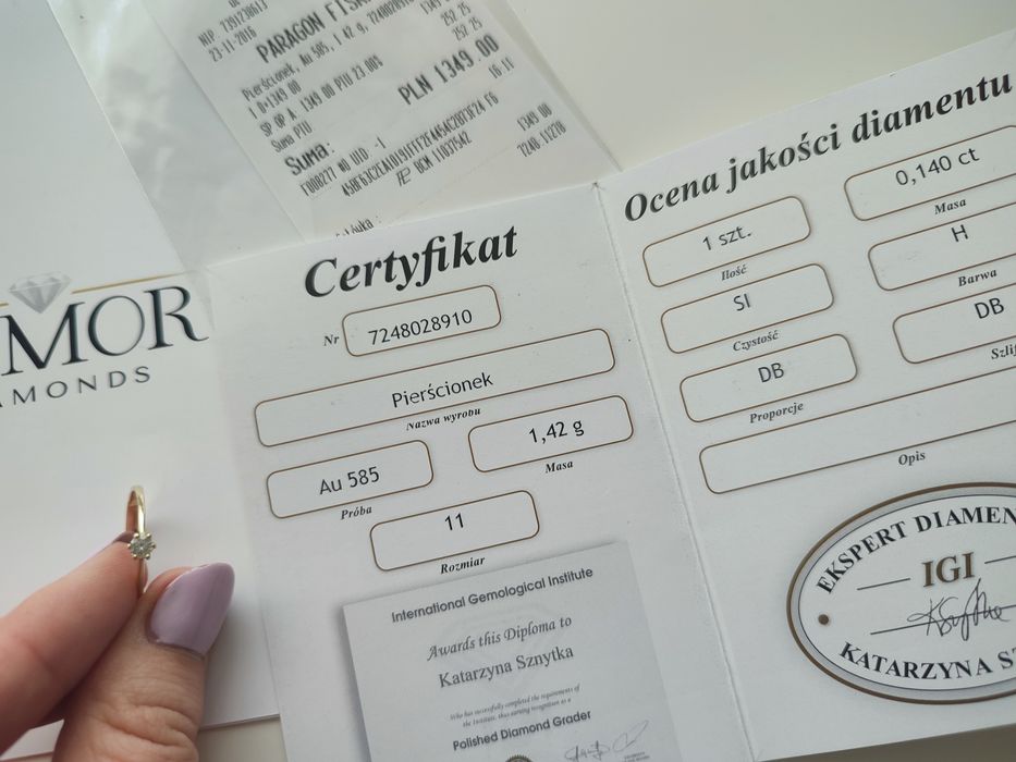 Złoty pierścionek zaręczynowy 585 diamentem diament 0,14ct