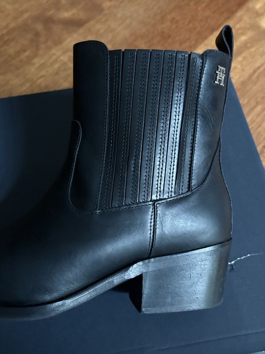 Tommy Hilfiger sztyblety 39 25 cm skóra
