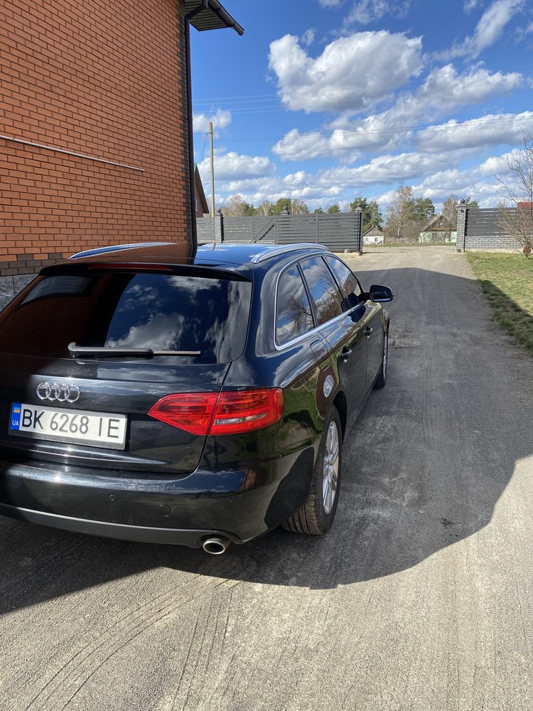 Продам audi a4 b8