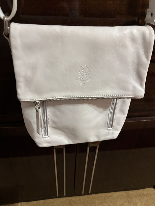 Сумка белая кожаная с длинной ручкой