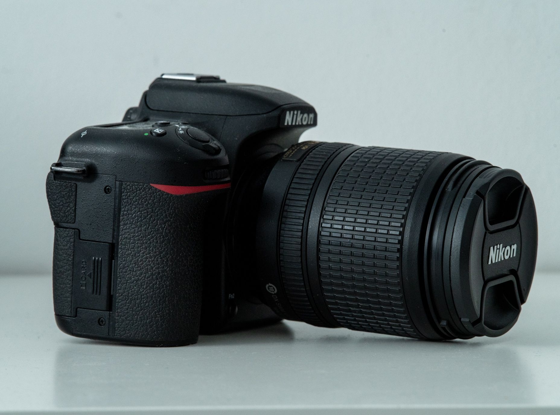 Aparat Nikon D7500 z obiektywem 18-140VR