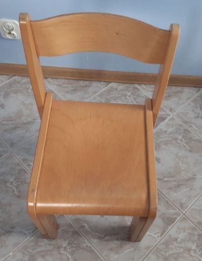 Krzesełko dziecięce solidne i stabilne