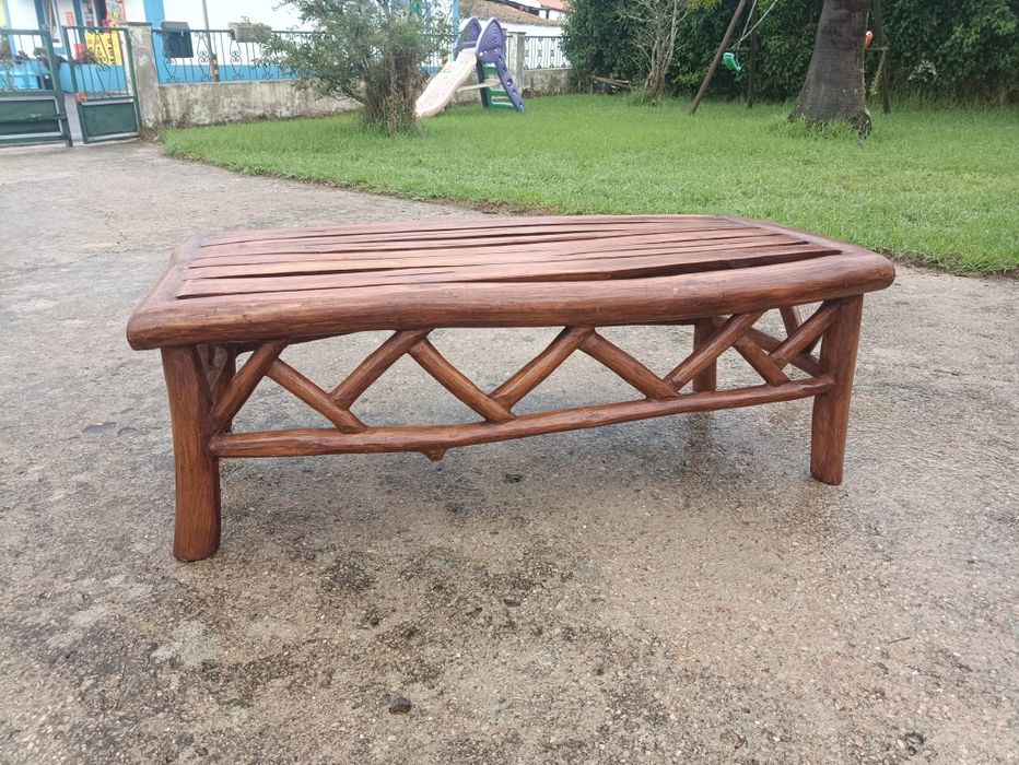 Banco/ mesa em madeira  maciça indiana