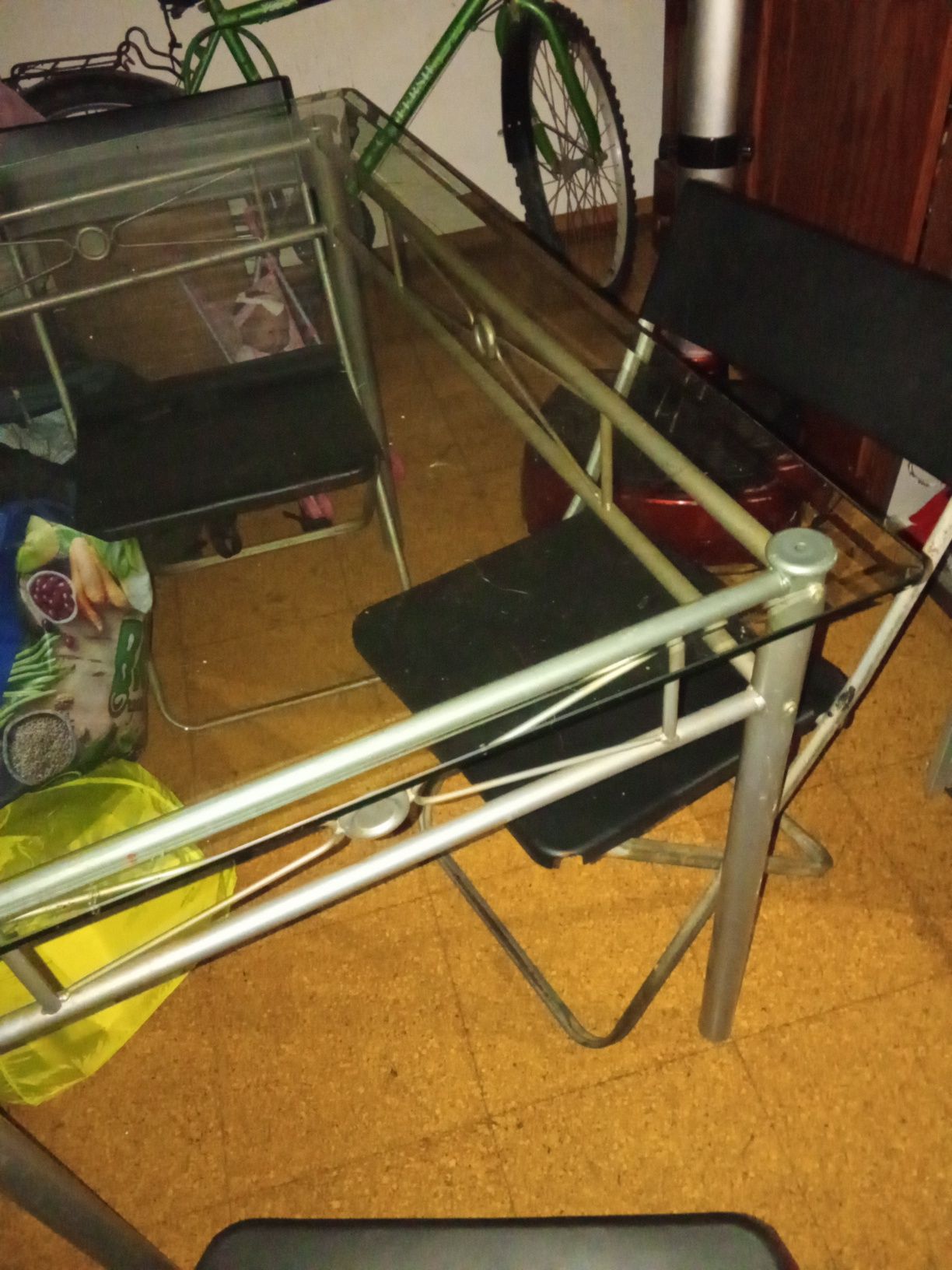 Mesa e 4 cadeiras
