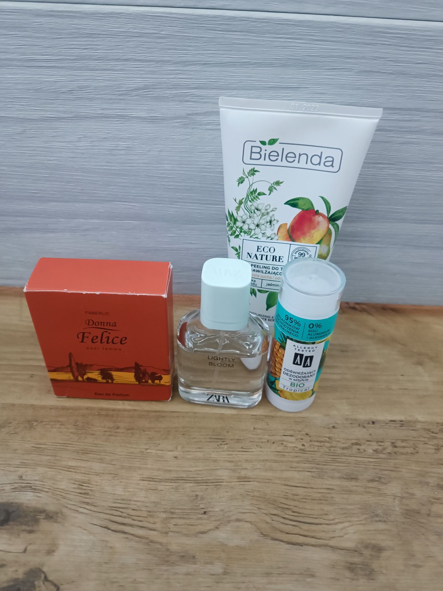 Zestaw perfumy woda perfumowana zara lightly bloom Faberlic