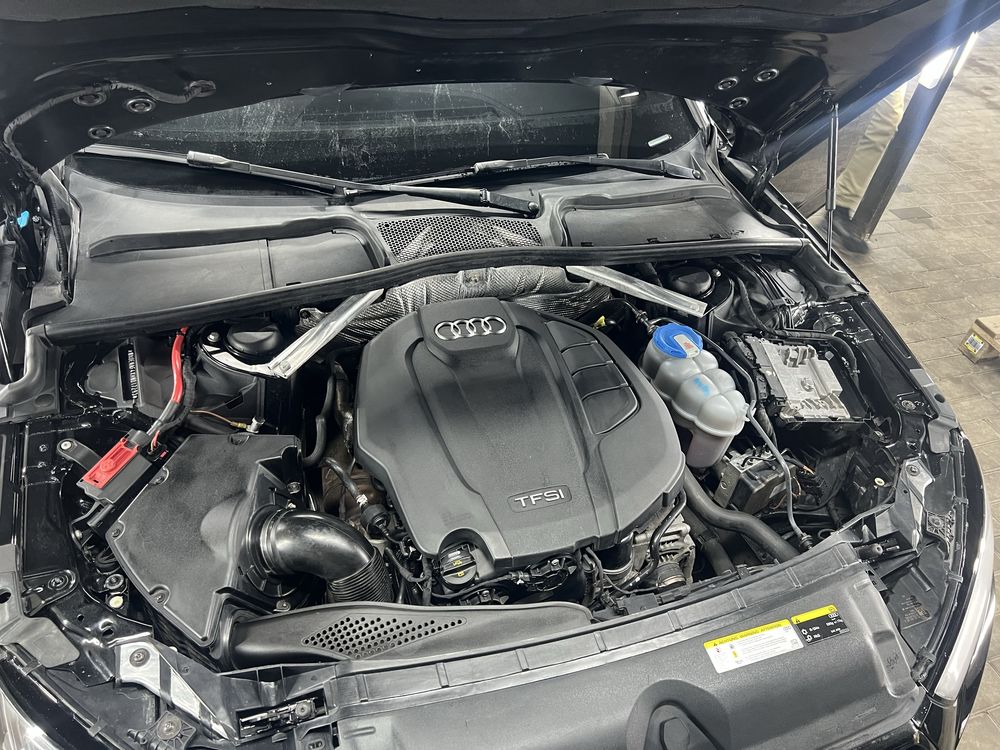 Audi A4 b9 2.0 quattro s line