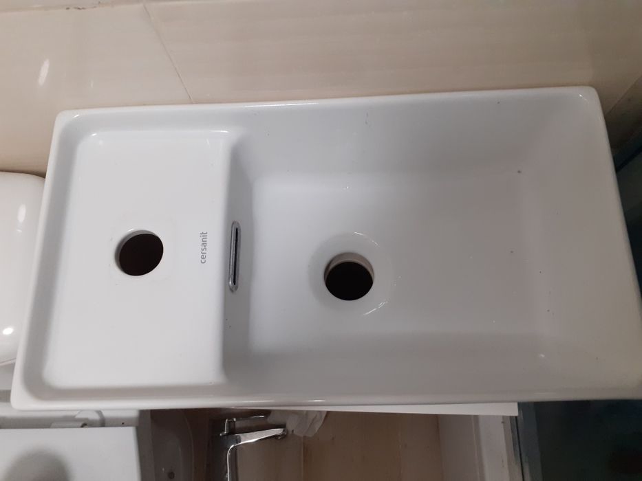 Umywalka z szafka wiszaca Cersanit