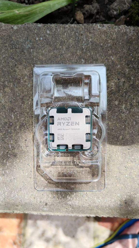 новий AMD Ryzen 7 7800X3D