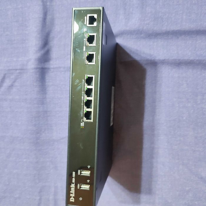 Маршрутизатор D-Link DSR-1000