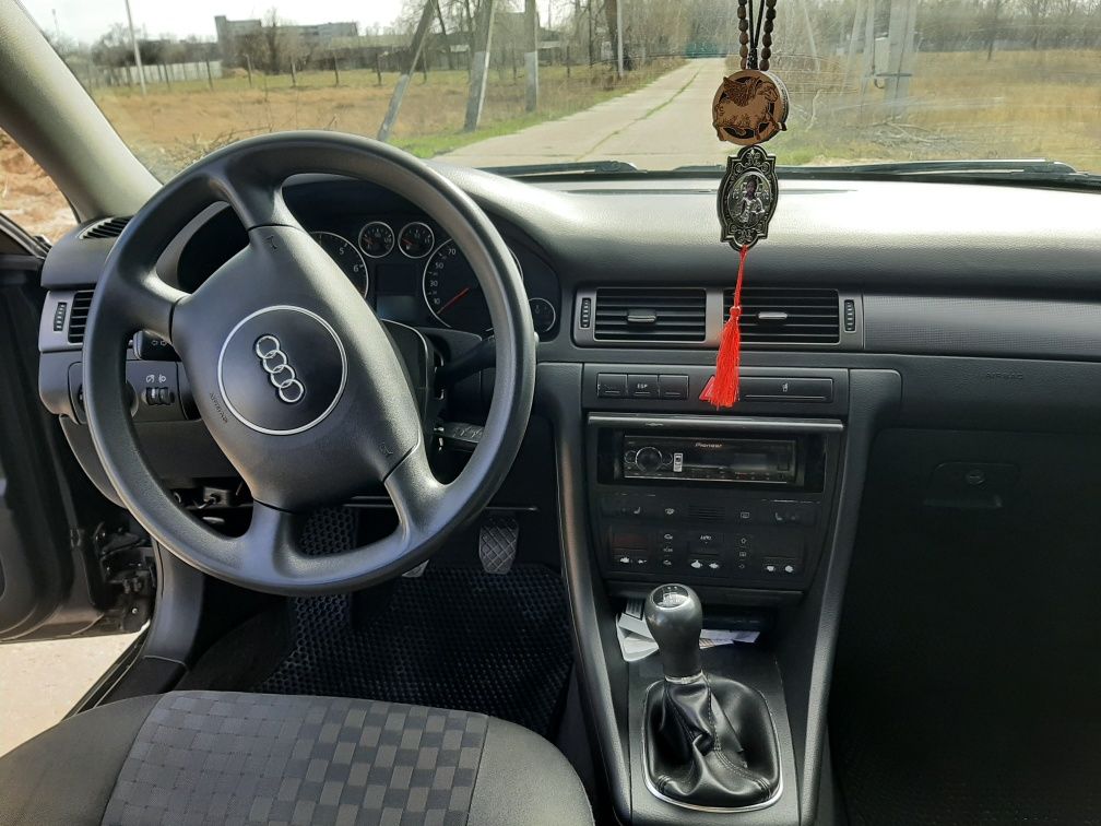 Audi A6 C5 1.8T универсал 2001 г