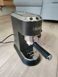 Ekspres DeLonghi Dedica EC 685.BK – prawie nowy, na gwarancji do 2026!