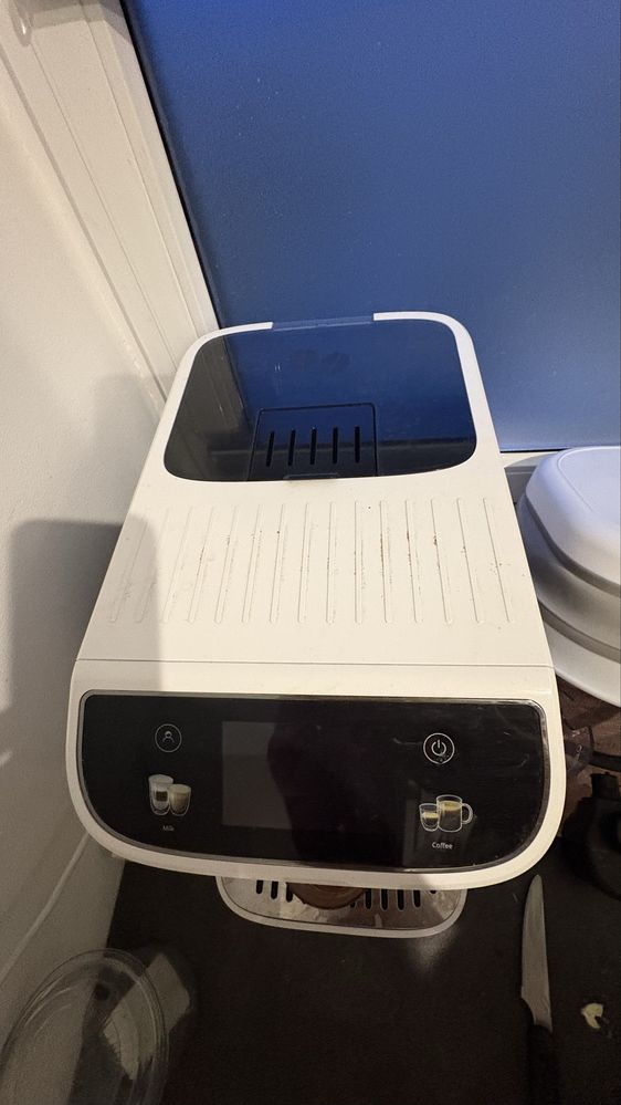 Piekny,Nowy DeLonghi ECAM 320.60.W Magnifica Plus