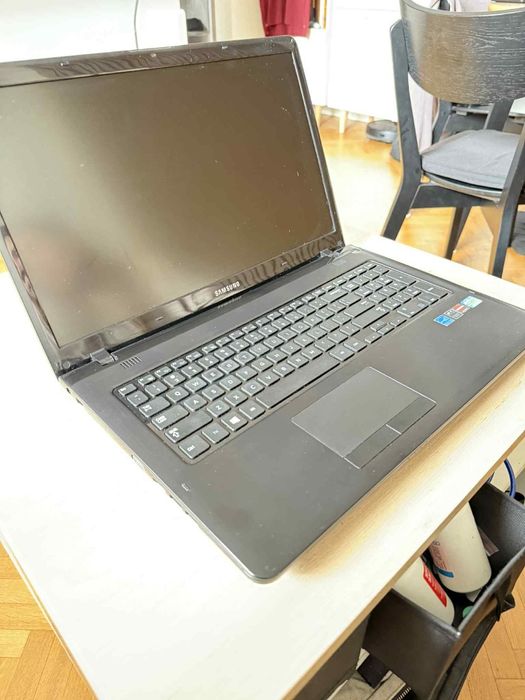Laptop Samsung 350E – Intel i3, SSD 256 GB, 8 GB RAM, Windows 10