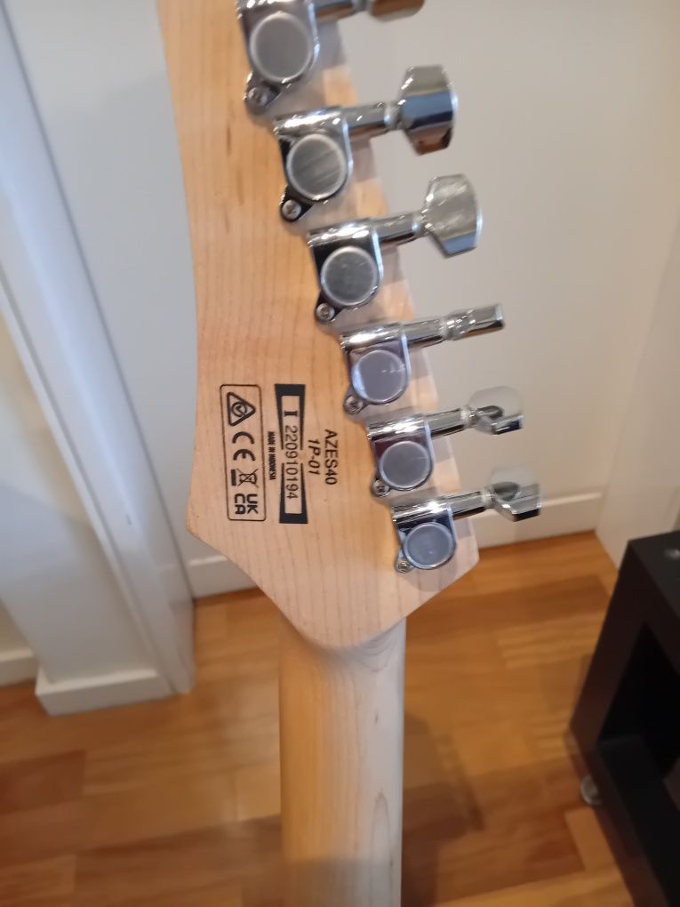 Vendo guitarra eletrica Ibanez como nova