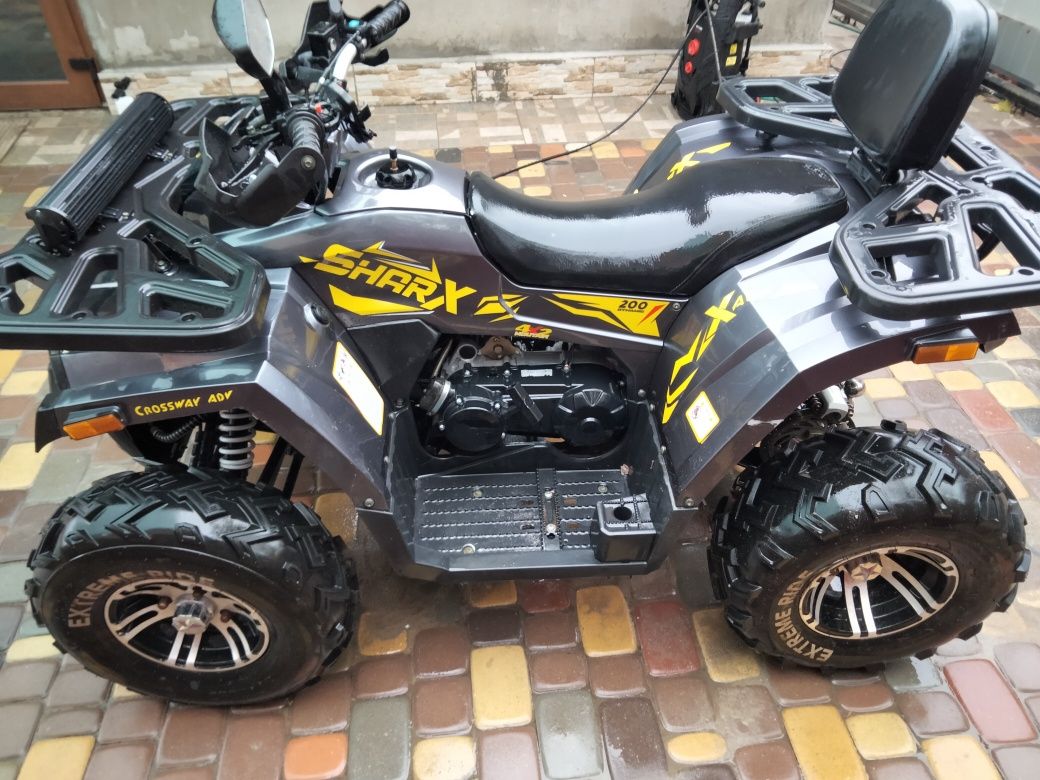 Продам квадроцикл SHARX 200.