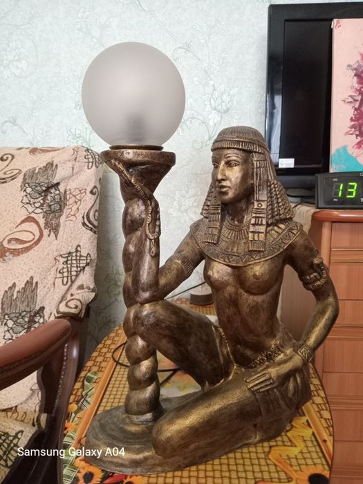 Светильник настольный